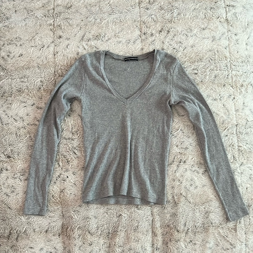 brandy melville grey v neck long sleeve